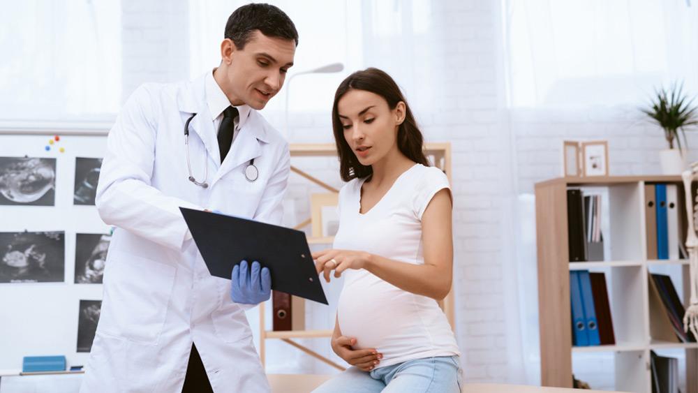 You are currently viewing IVF Doctor vs Gynaecologist: Who Should You Consult for Fertility Treatment?